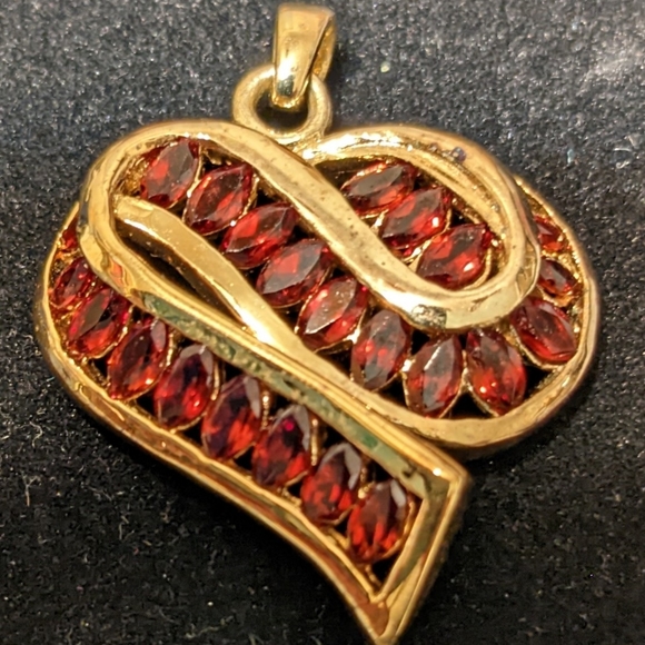 Vintage UTC Sterling Silver Gold Vermeal Ribbon Heart Pendant - Picture 4 of 7